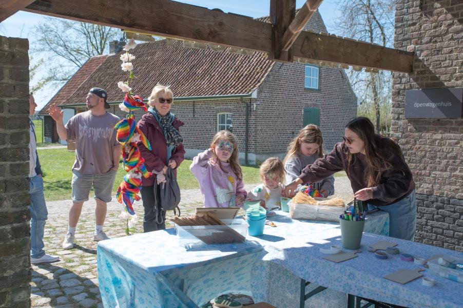 Workshop ruimte onder luifel