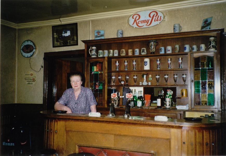 Toog van café In de Bareel