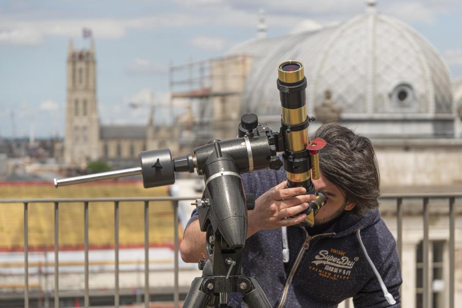 Zonkijken met aangepaste telescoop: het kan op erfgoeddag!