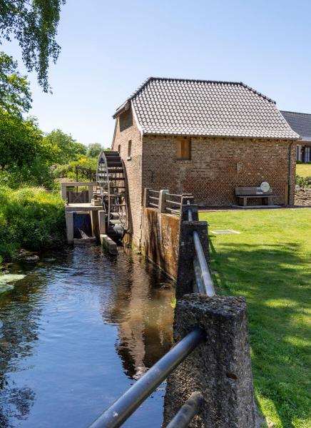 Dorpermolen aan de Bosbeek in Opoeteren