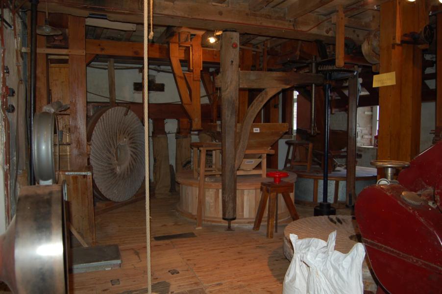 zicht op de maalzolder van de Mertensmolen te Viane