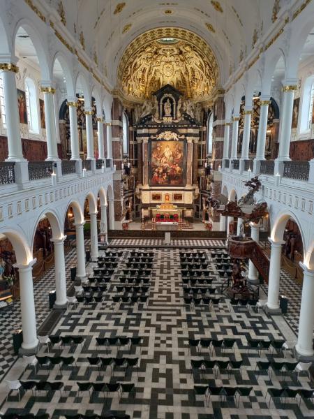 Binnenzicht Sint-Carolus Borromeuskerk