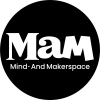 Logo van de Mind- and Makerspace. Witte letters 'MaM" op zwarte achtergrond.